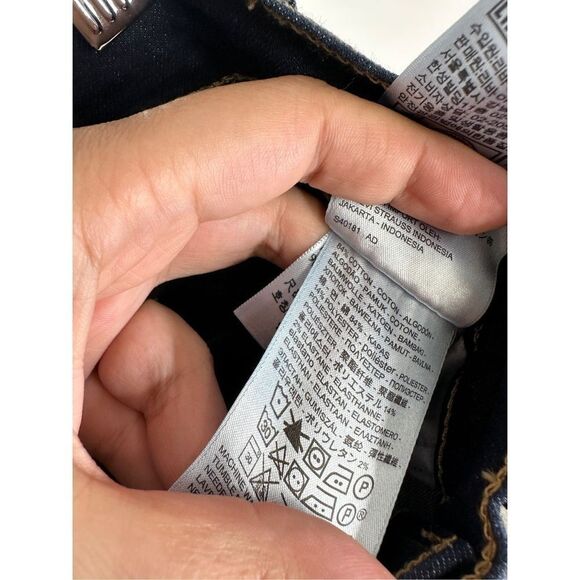 Levi’s Pants Womens High Rise Straight‎ Leg Jeans Dark Wash Size 26x30 NWT - Picture 6 of 6